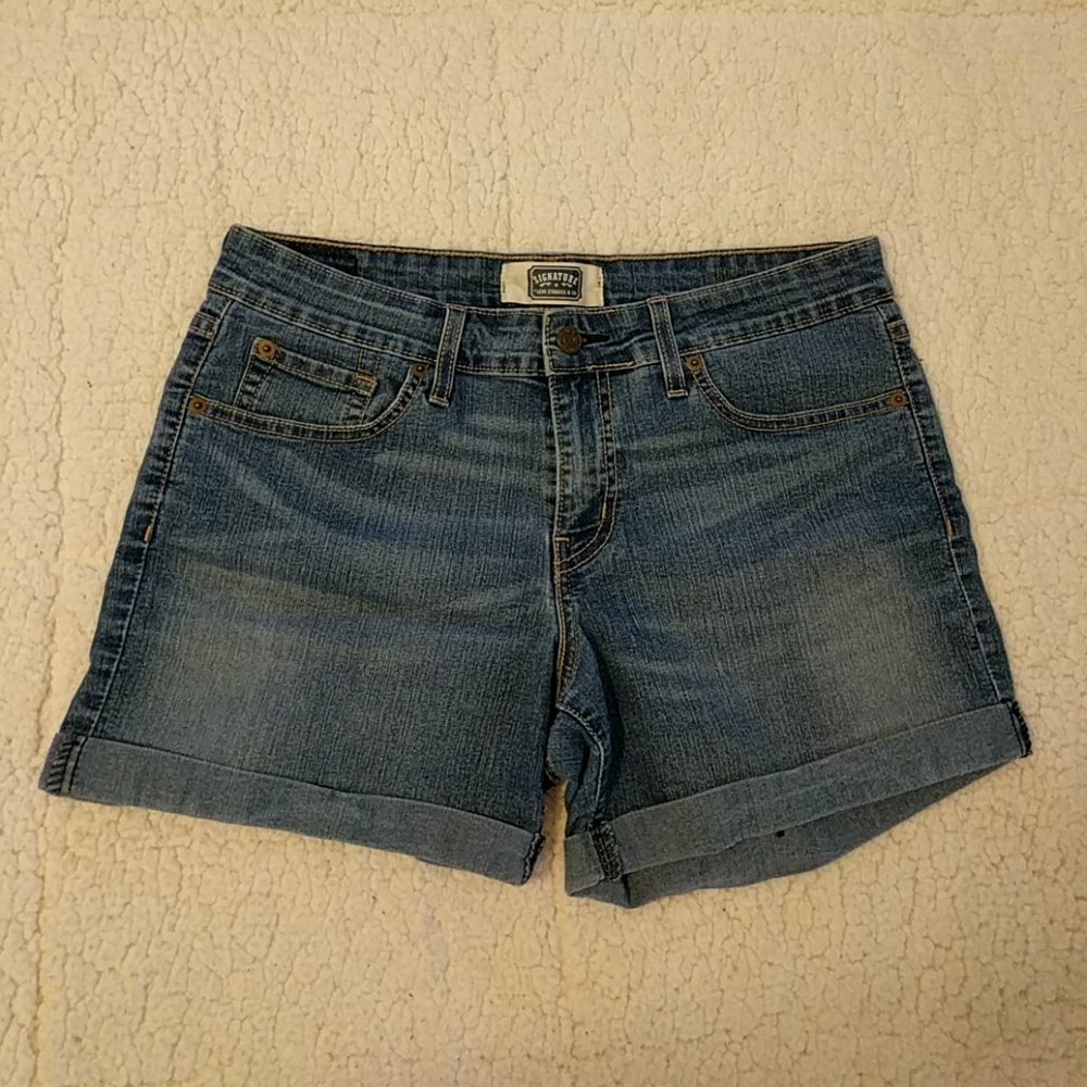 Levi's Soft Strech Midwash Denim Short Shorts